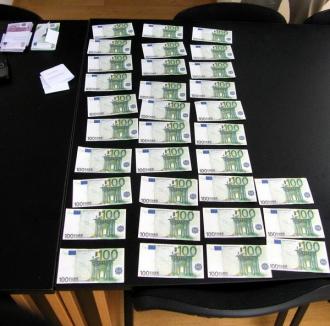 Bulgarul care a vândut 35.000 euro falşi grupării interlopului Iuliu Ciorba, identificat şi trimis în judecată